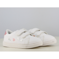 sneaker wit met hartjes